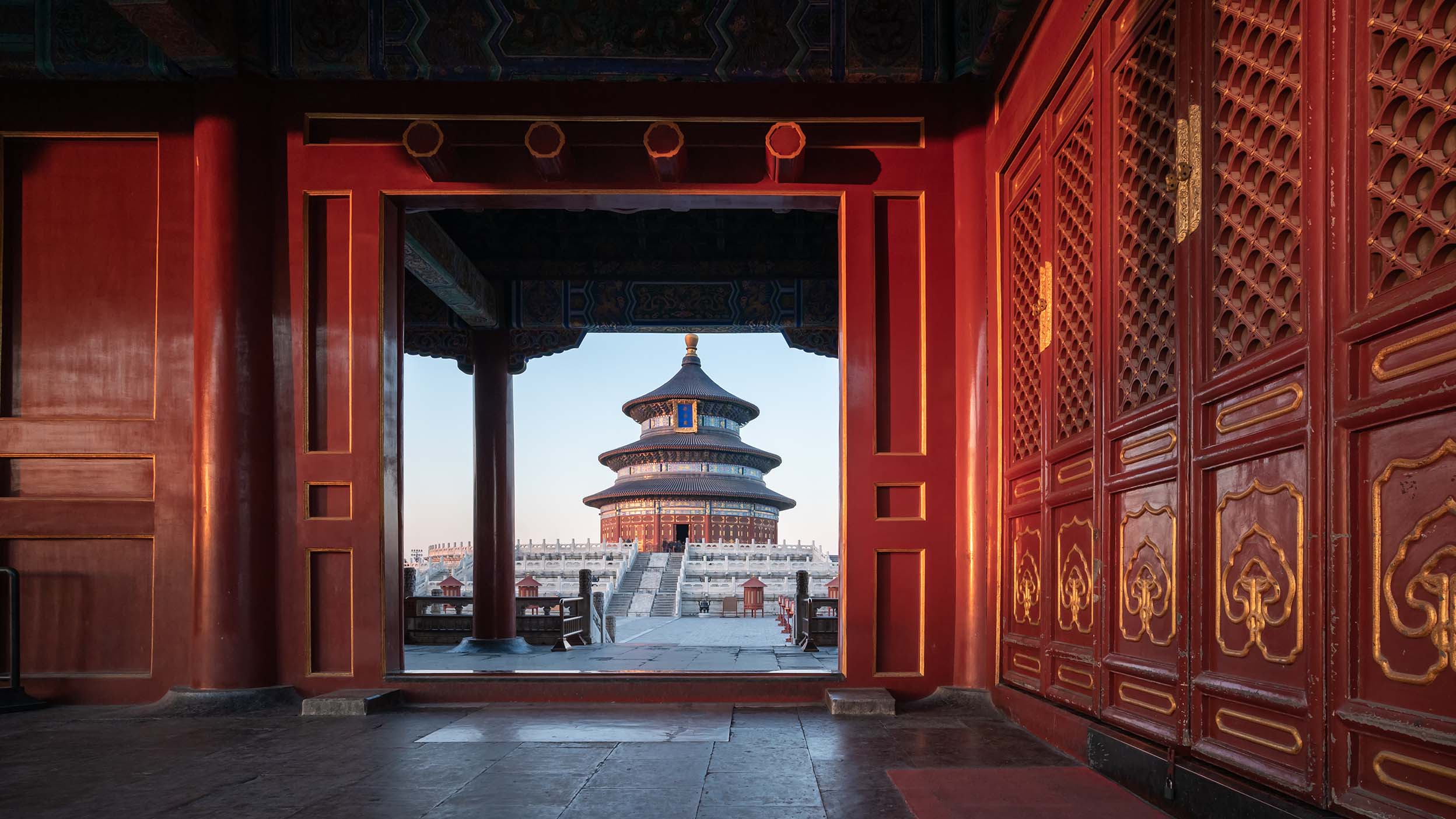 Temple of Heaven Park is in the south of Beijing, east of Yongdingmennei Street, Dongcheng District